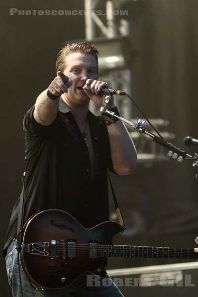 QUEENS OF THE STONE AGE - 2007-07-01 - CERGY - Base de Loisirs - Joshua Michael Homme III